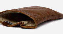 Load image into Gallery viewer, Oliver Sweeney Herne Gloves Tan