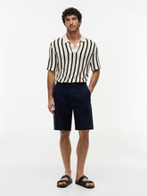 Load image into Gallery viewer, Tommy Hilfiger Relaxed Cargo Shorts