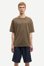 Load image into Gallery viewer, Samsoe Sacohen Tee Brown Stamp