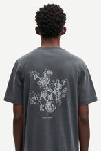 Load image into Gallery viewer, Samsoe Phil Tee Washed Black