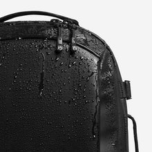 Load image into Gallery viewer, Stubble & Co Hybrid Backpack 20L Black