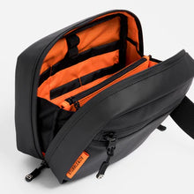 Load image into Gallery viewer, Stubble & Co Tech Bag Black