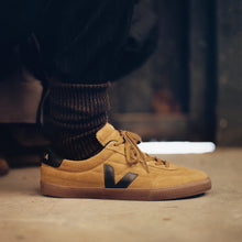 Load image into Gallery viewer, Veja Panenka Suede Tent