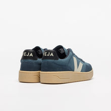Load image into Gallery viewer, Veja V-90 California Pierre