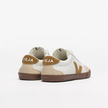 Load image into Gallery viewer, Veja Volley Leather White Tent