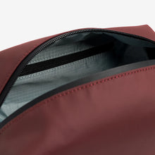 Load image into Gallery viewer, Stubble & Co Washbag Garnet Red