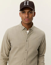 Load image into Gallery viewer, Les Deux Konrad Cotton Linen Shirt Oak Sand
