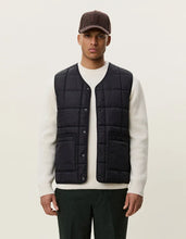 Load image into Gallery viewer, Les Deux Quilted Vest Black
