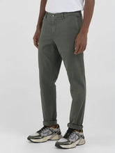 Load image into Gallery viewer, REPLAY REG FIT &#39;BENNI&#39; CHINO OLIVE
