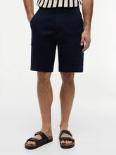 Load image into Gallery viewer, Tommy Hilfiger Relaxed Cargo Shorts
