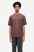 Load image into Gallery viewer, Samsoe Phil Tee Washed Raisin
