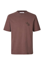 Load image into Gallery viewer, Samsoe Phil Tee Washed Raisin
