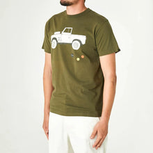Load image into Gallery viewer, DEUS CARBY LANDIE TEE FOREST GREEN
