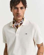 Load image into Gallery viewer, GANT TEXTURED POLO CREAM
