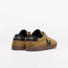 Load image into Gallery viewer, Veja Panenka Suede Tent
