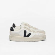 Load image into Gallery viewer, V-90 Leather White Black
